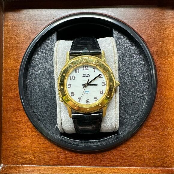 Vintage timex indiglo with rare case - Picture 1 of 3